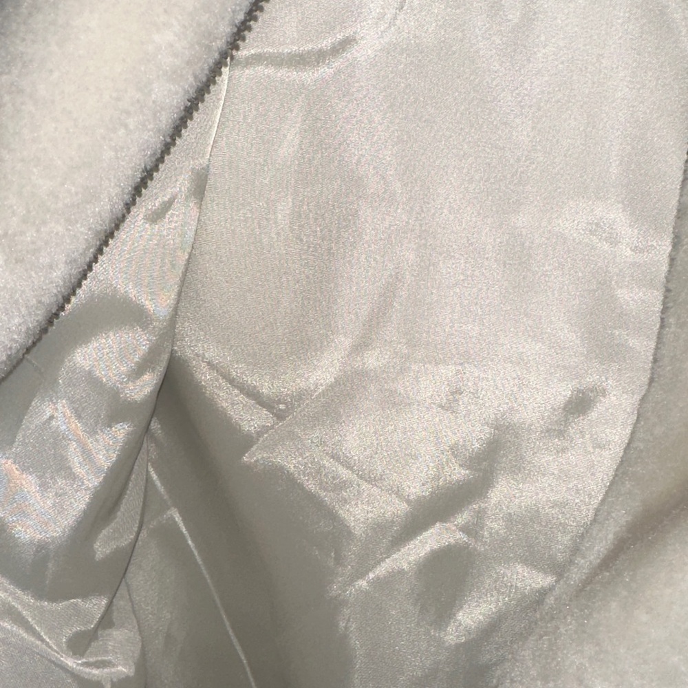 Liz Claiborne Cream Fleece Vest - Picture 4 of 7